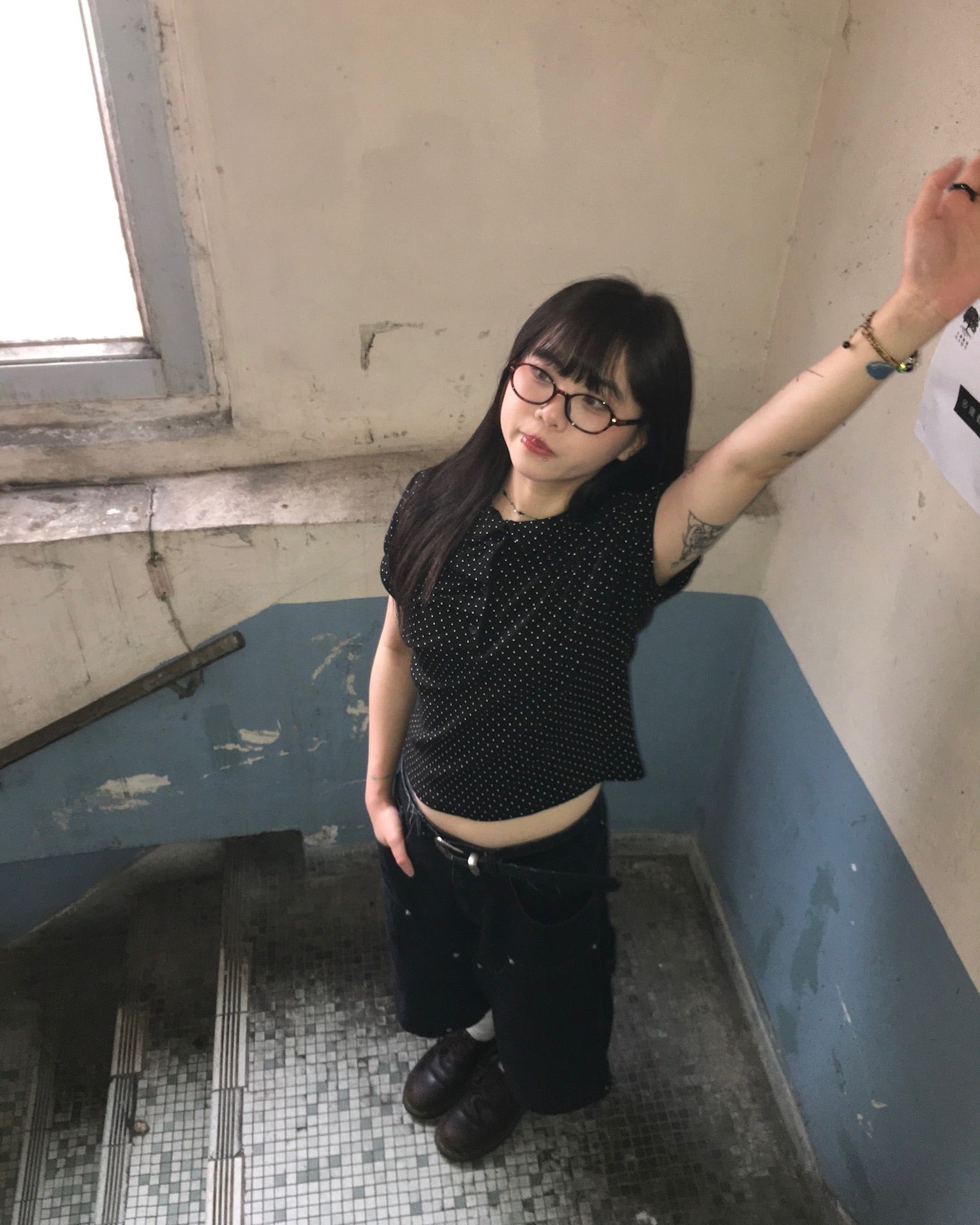 dot rounded puff tee (black)