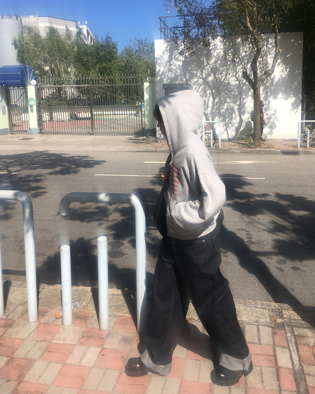 stitch baggy raw jeans