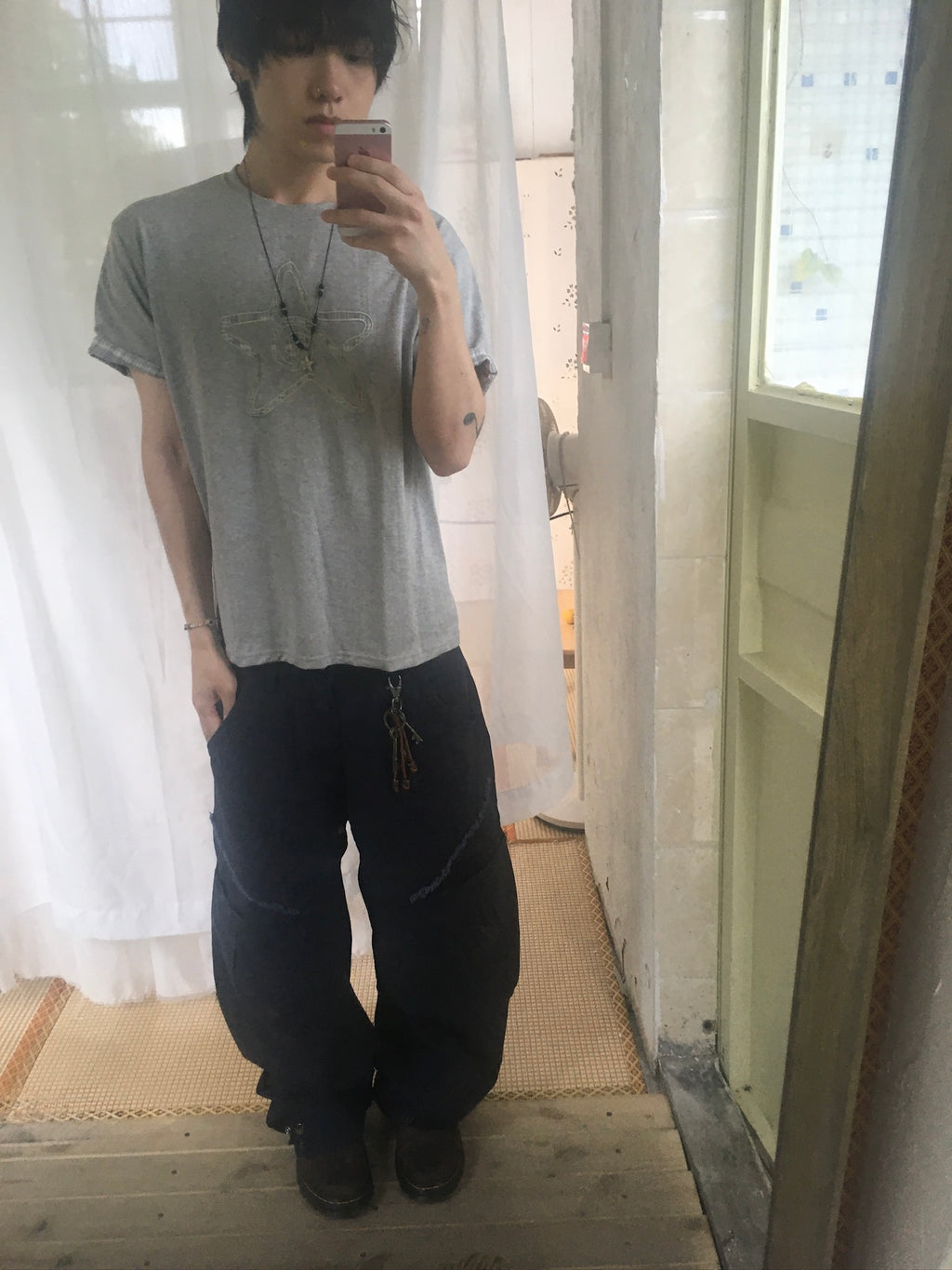 check star roll-up tee (grey)