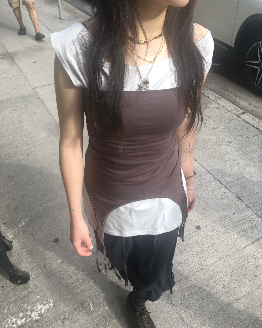 two-piece layered tee (brown/light grey)