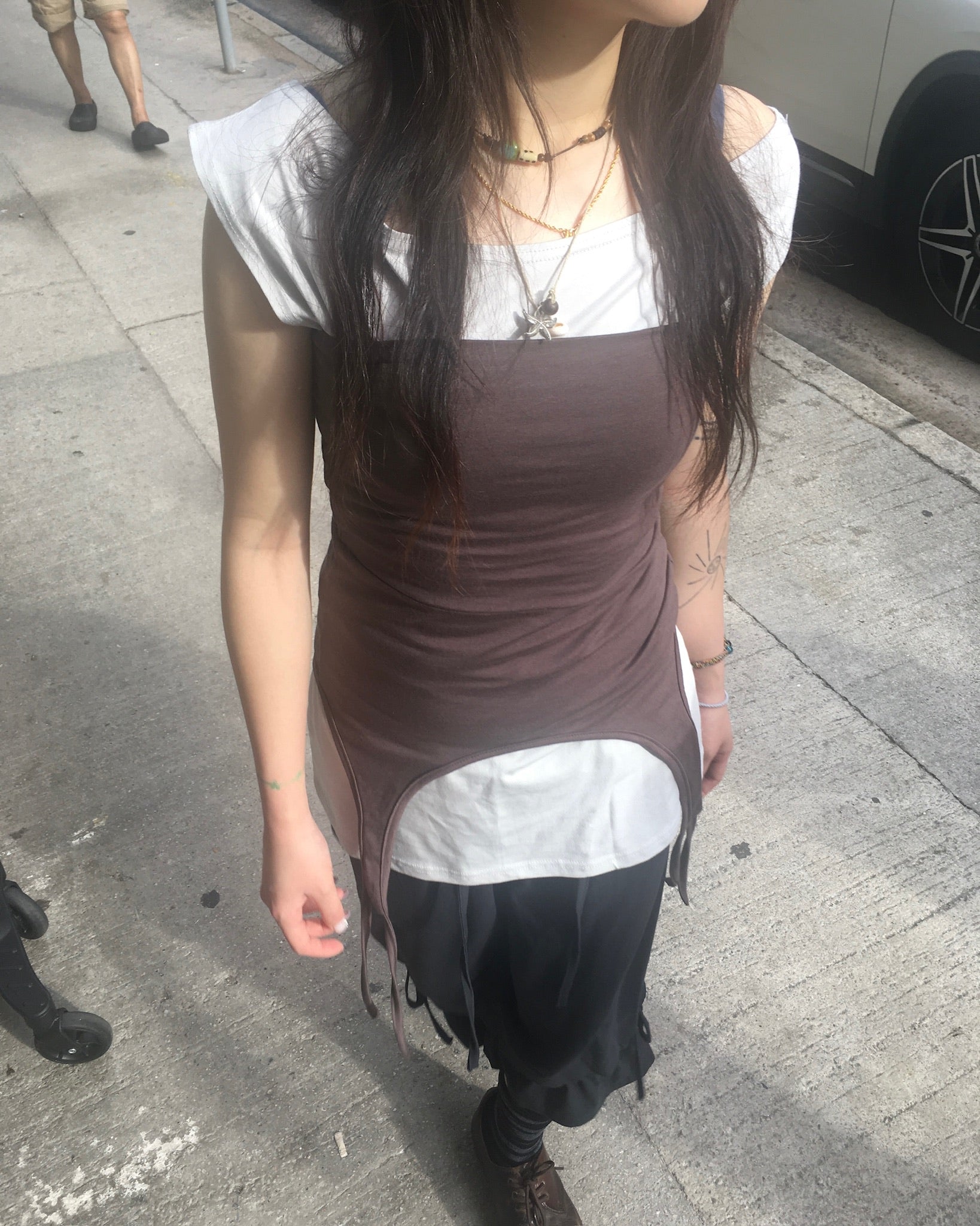 two-piece layered tee (brown/light grey)