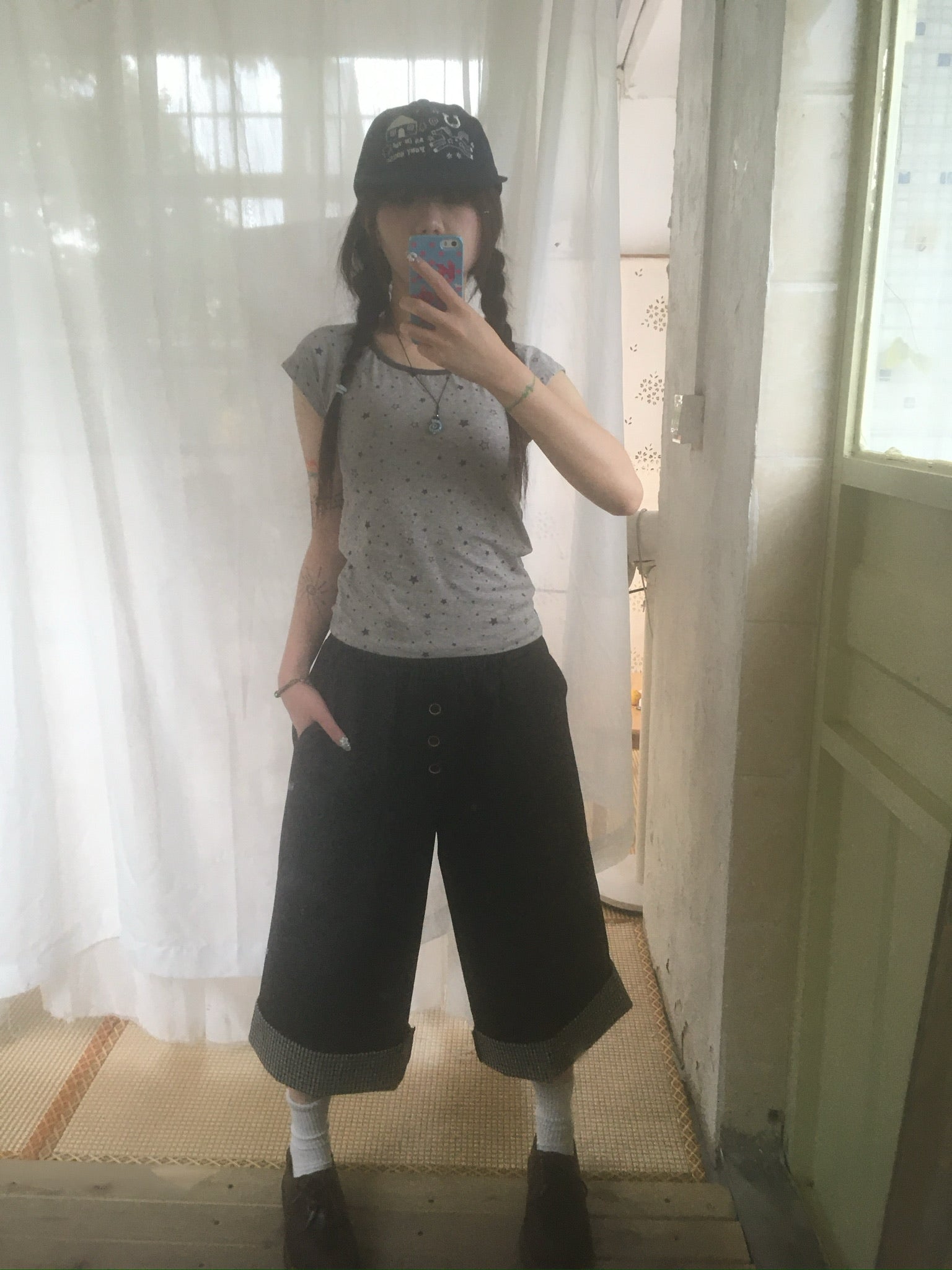 check roll-up pants