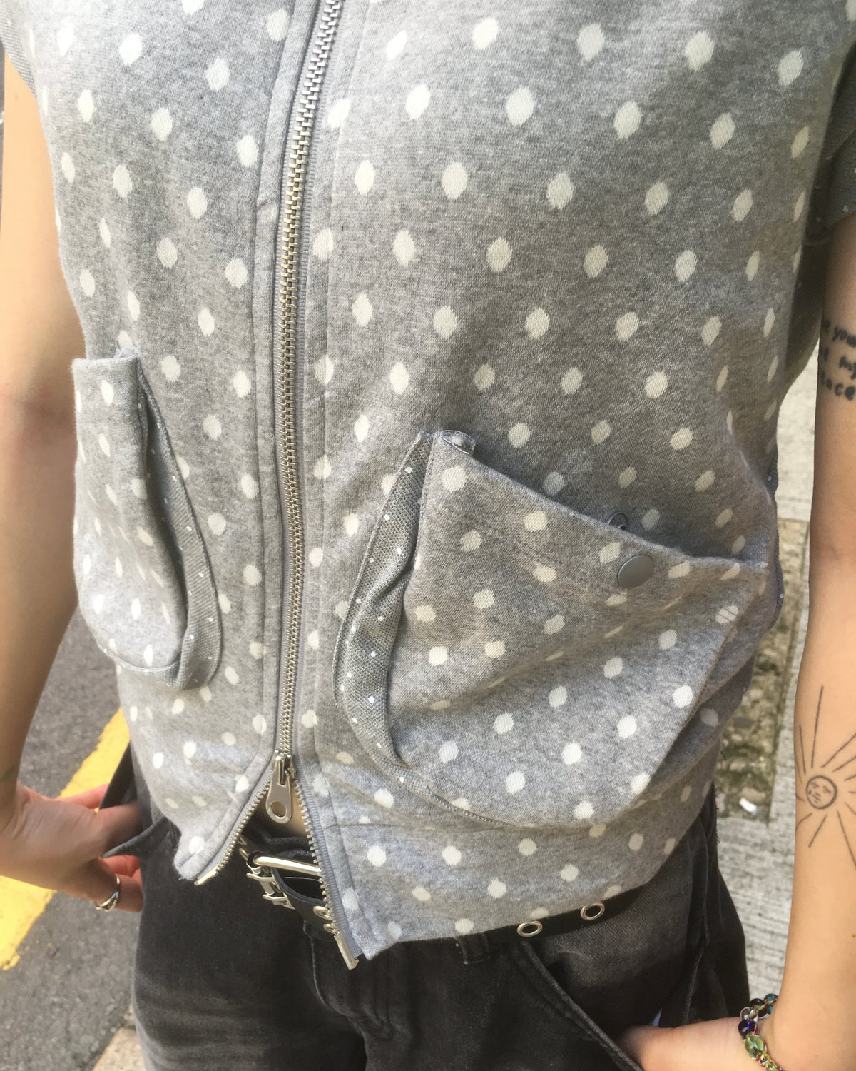 dot short sleeves hoodie zip-up (grey)