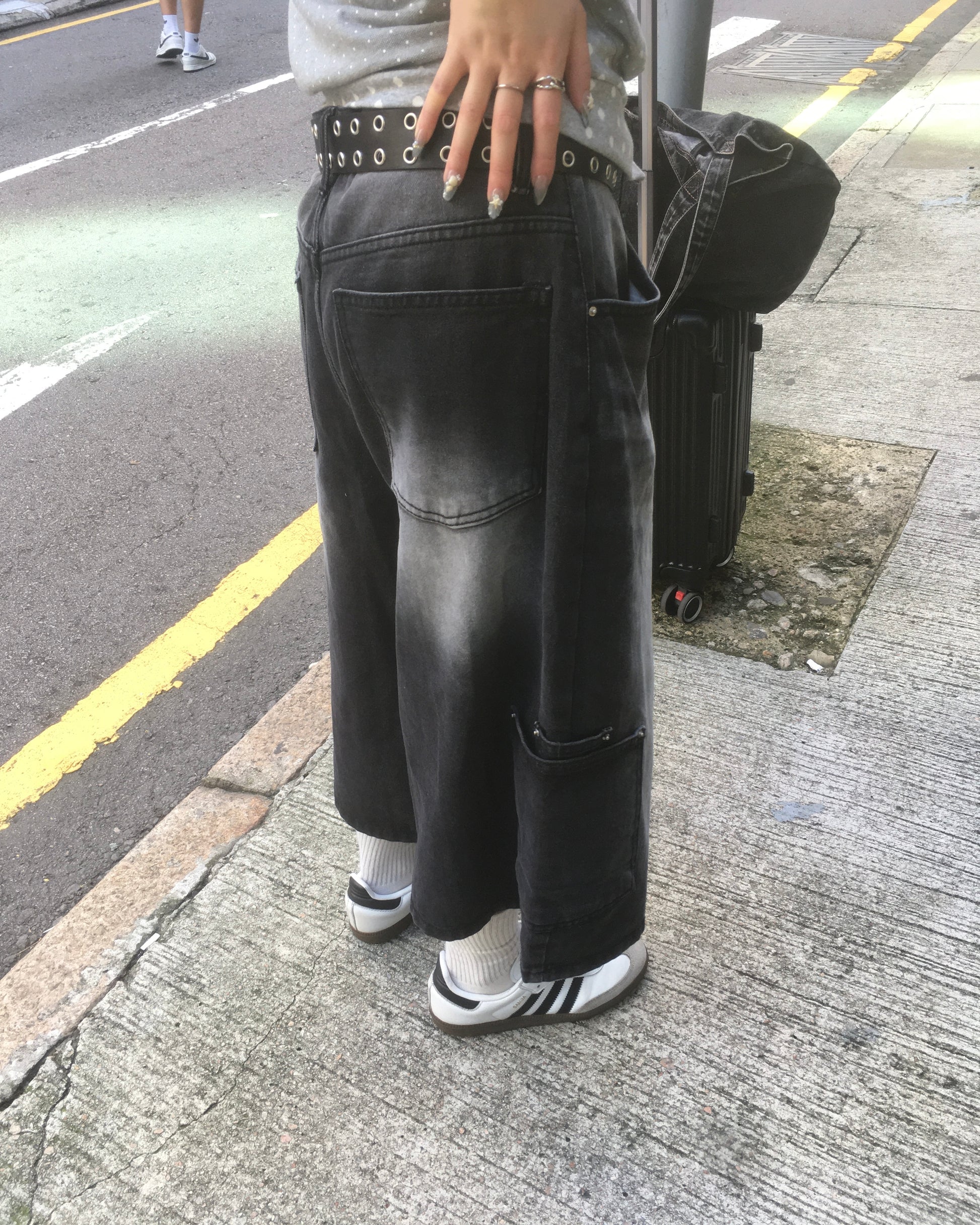layered pocket bermuda jeans (black) (women wear)