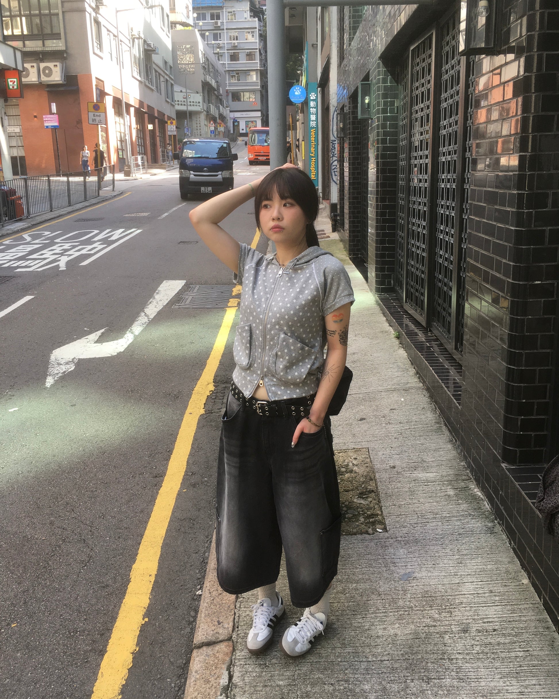 layered pocket bermuda jeans (black) (women wear)
