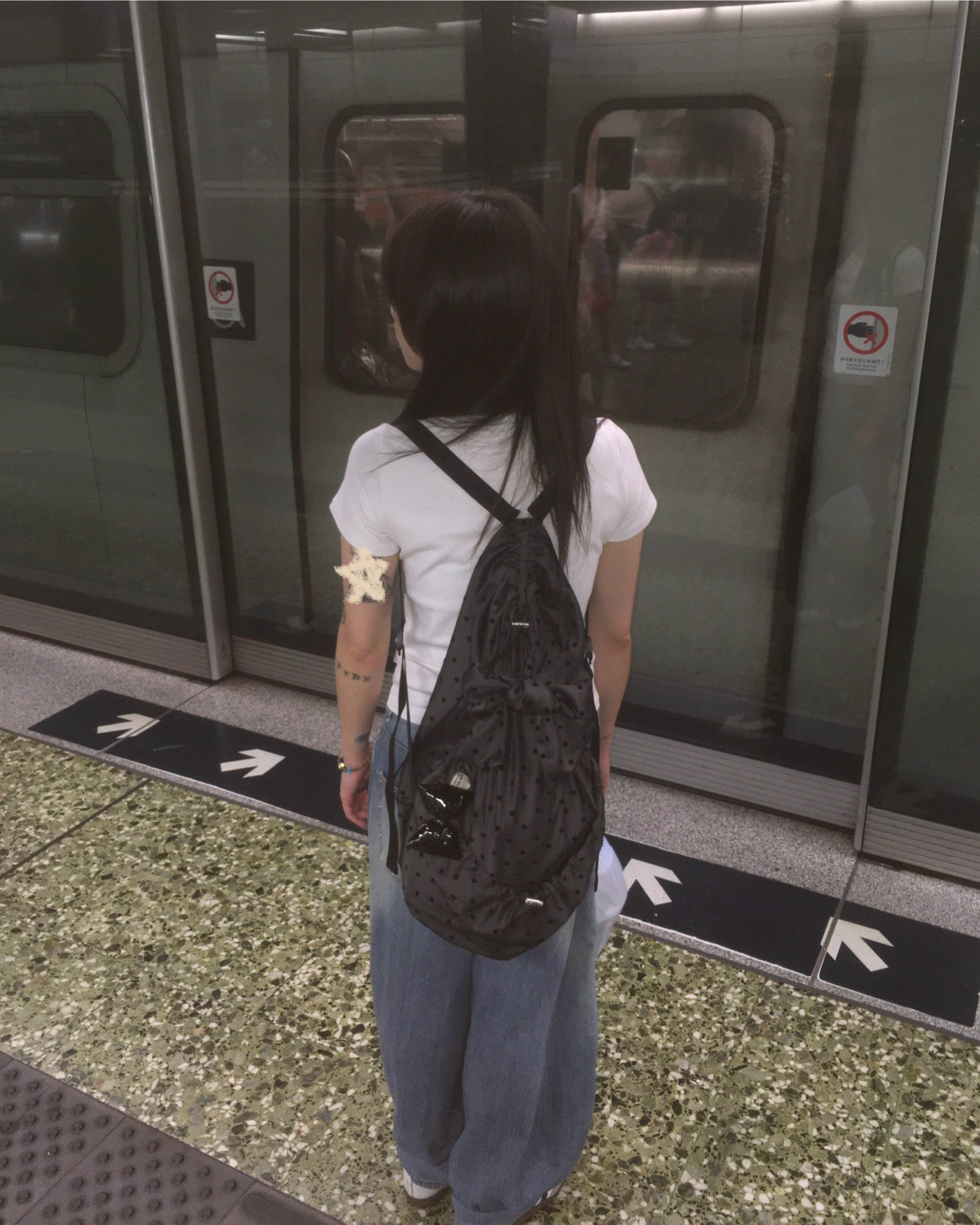 dot backpack (black)