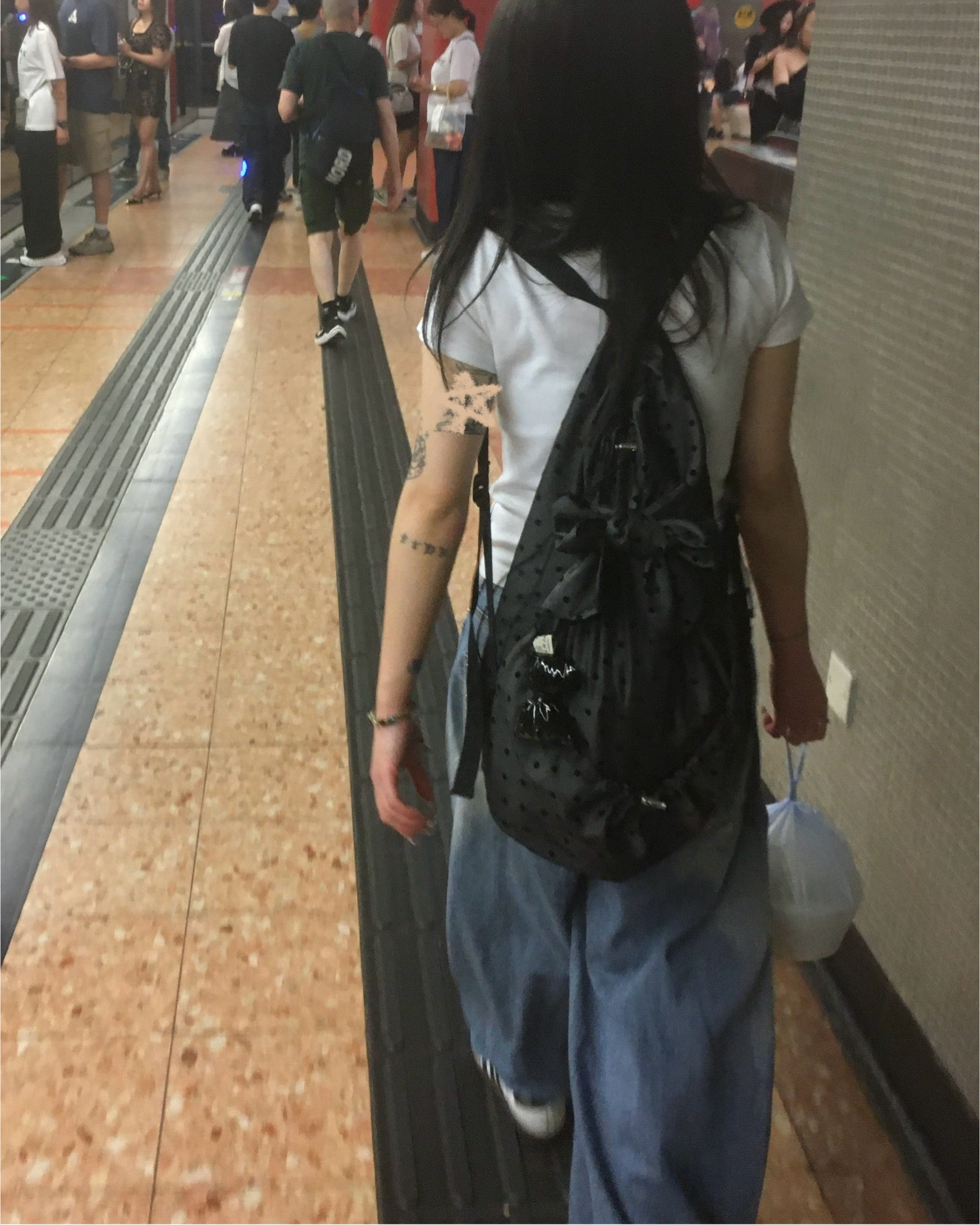dot backpack (black)