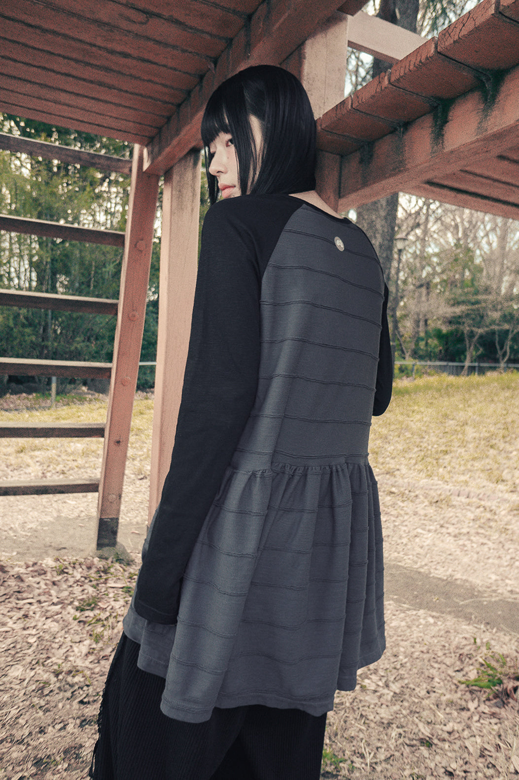 HUGYOURSKIN ANGEL PATCH RAGLAN DRESS (BLACK)