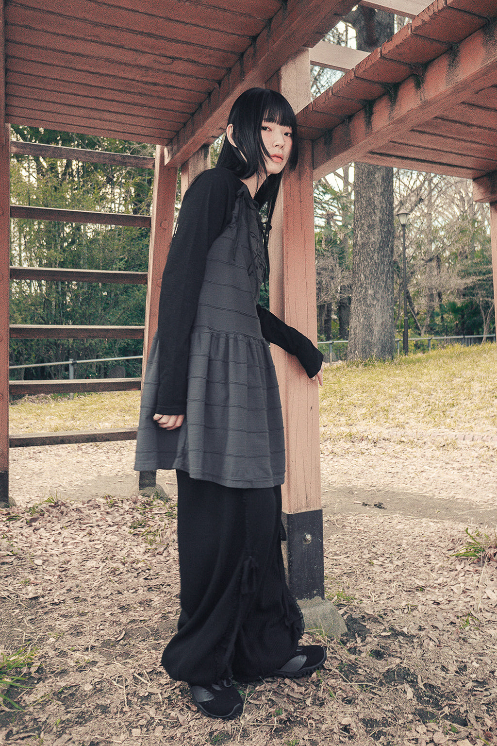 HUGYOURSKIN ANGEL PATCH RAGLAN DRESS (BLACK)