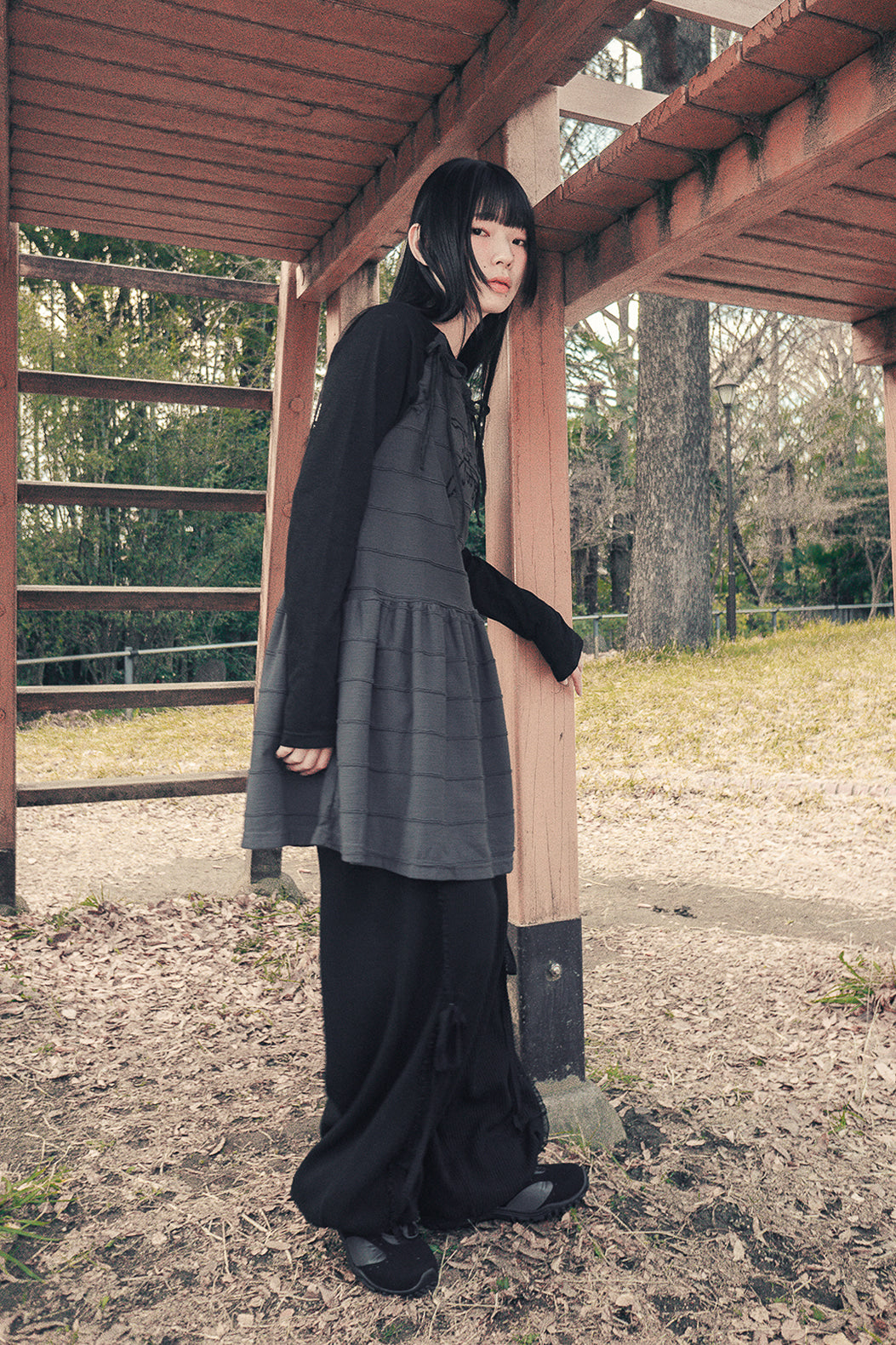 HUGYOURSKIN ANGEL PATCH RAGLAN DRESS (BLACK)