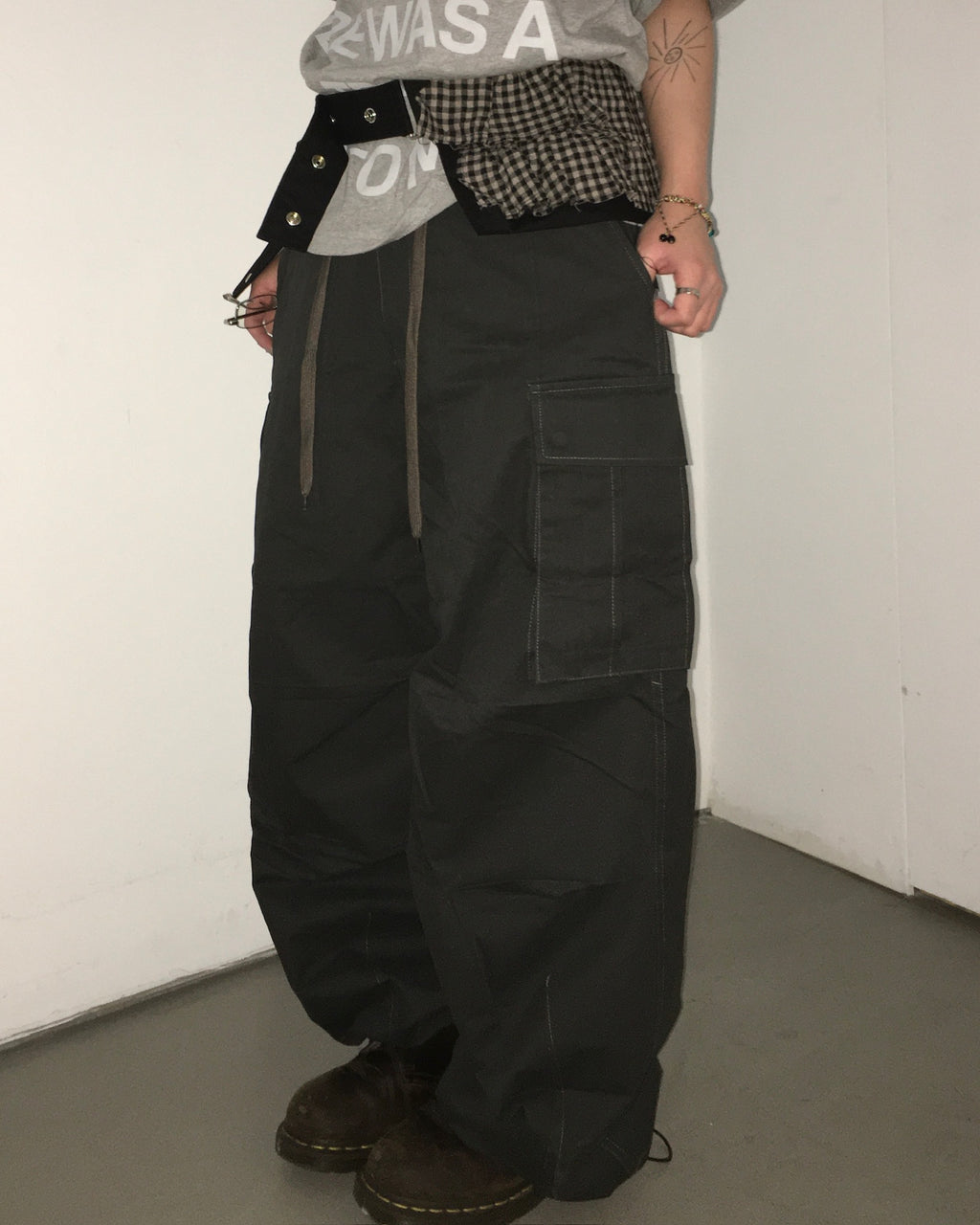 (in stock) banding parachute cargo pants