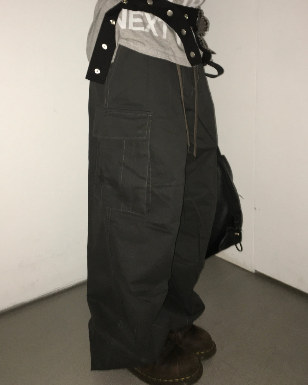 (in stock) banding parachute cargo pants