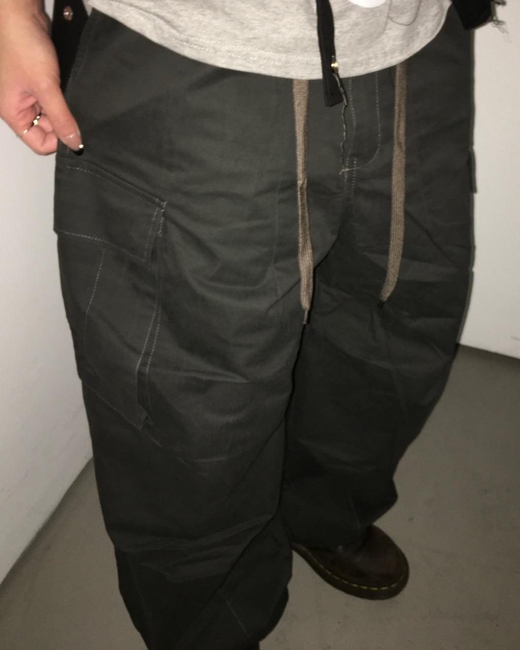 (in stock) banding parachute cargo pants