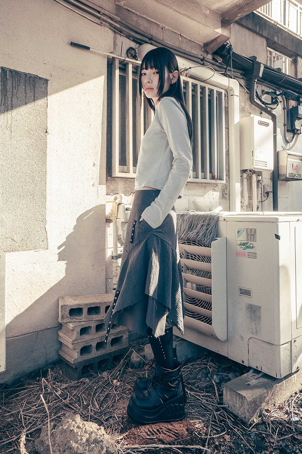 HUGYOURSKIN ANGEL WING TOP (GREY)