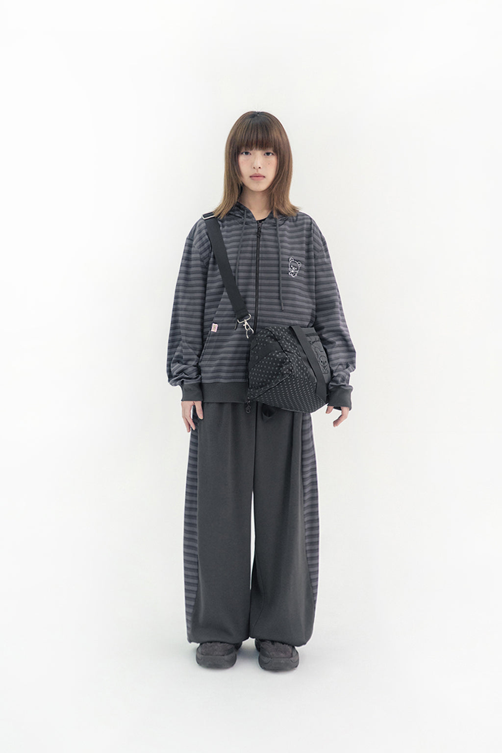 HUGYOURSKIN STRIPE KORILAKKUMA HOODIE ZIP-UP (CHARCOAL)