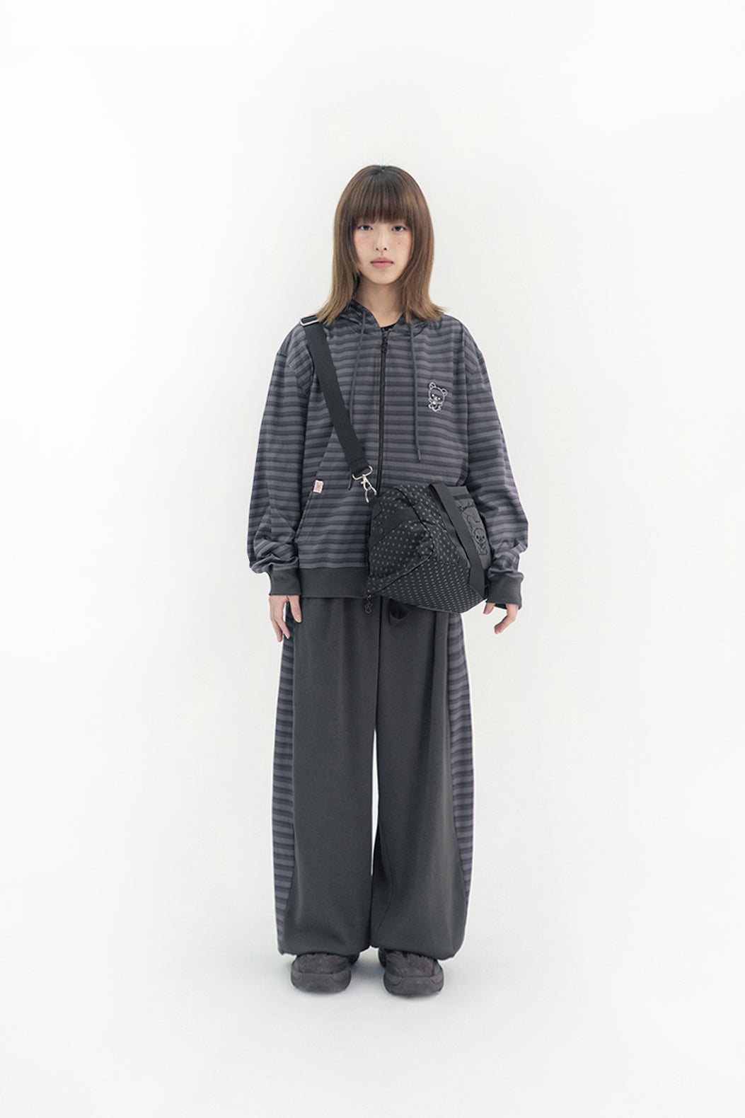 HUGYOURSKIN STRIPE KORILAKKUMA HOODIE ZIP-UP (CHARCOAL)