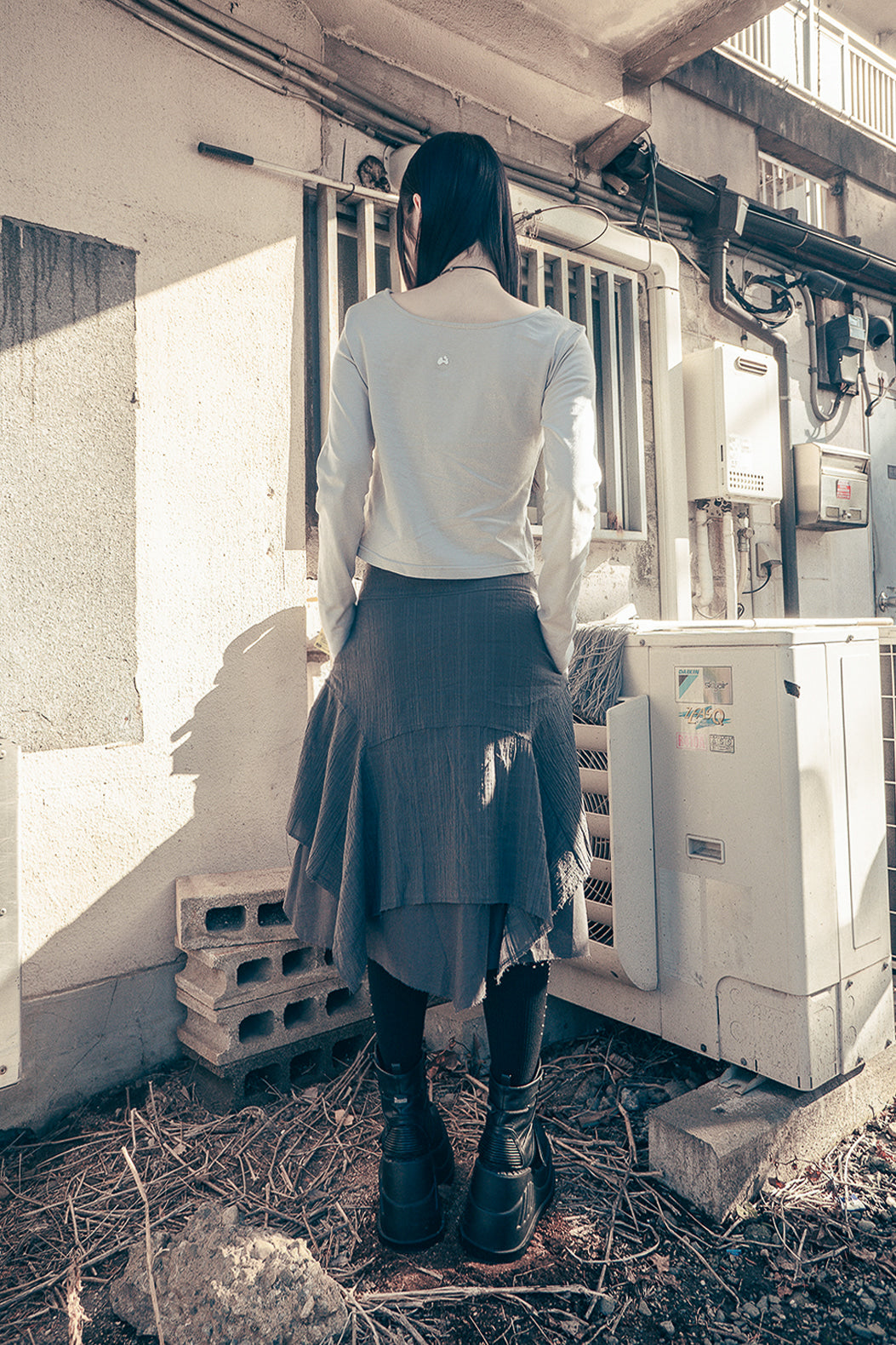 HUGYOURSKIN ANGEL WING TOP (GREY)