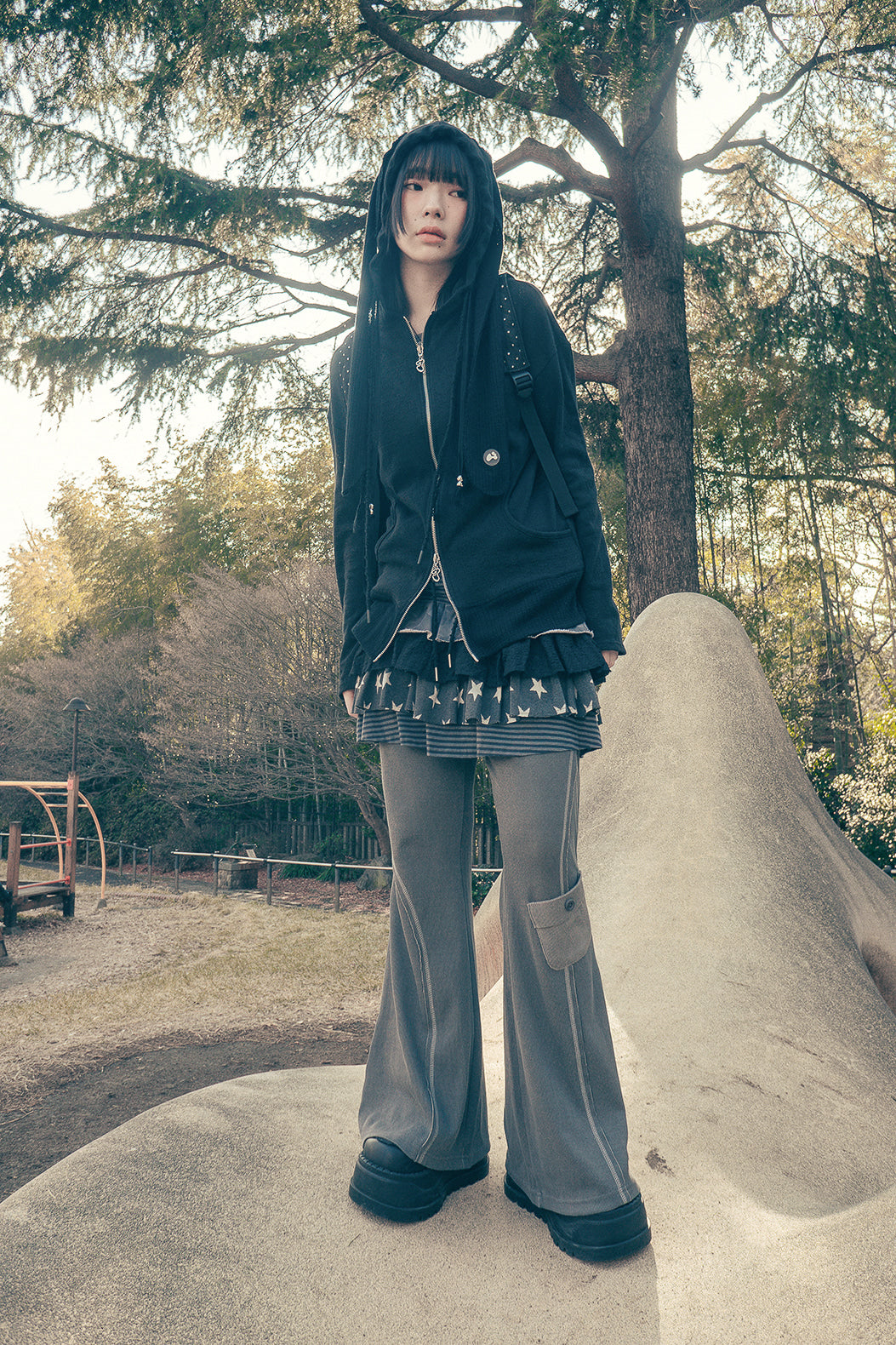 HUGYOURSKIN TOGGING HOODIE ZIP-UP (BLACK)
