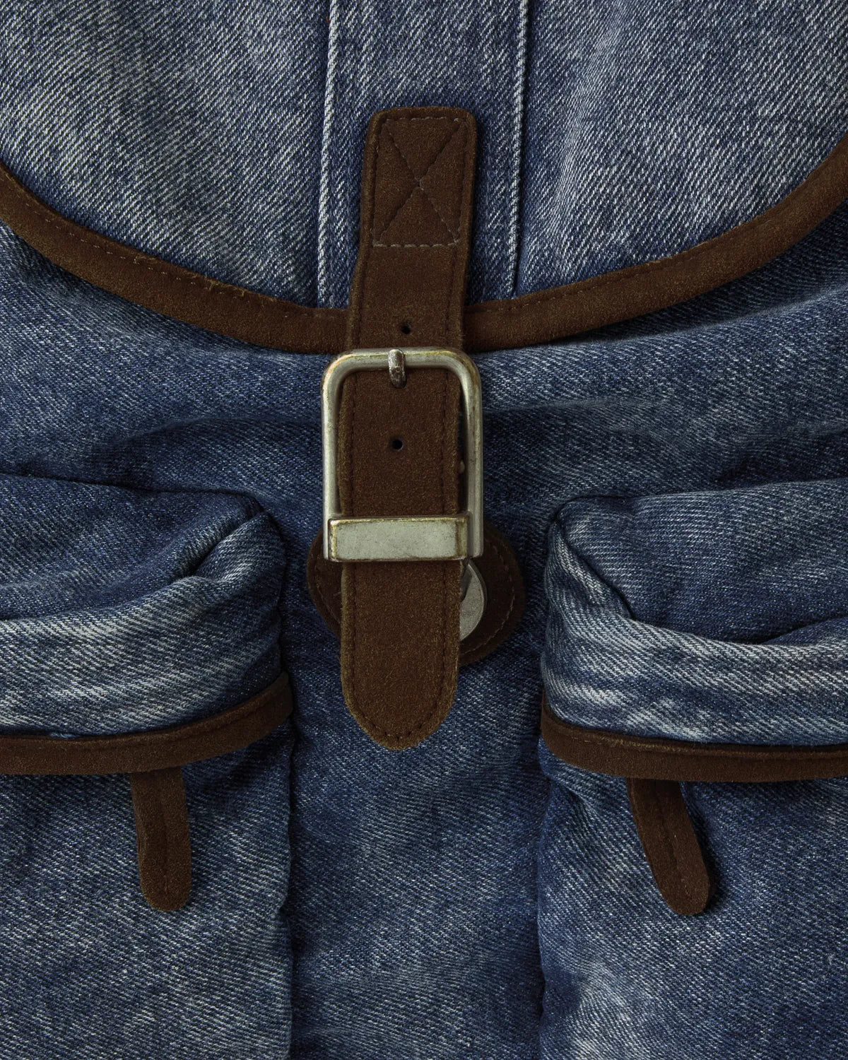 AEAE OUT POCKET DENIM BACKPACK (MID BLUE)
