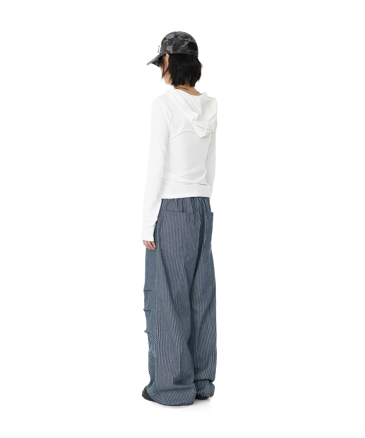 (in stock) Aakam Studded Leaf Hooded Long Sleeve (White)