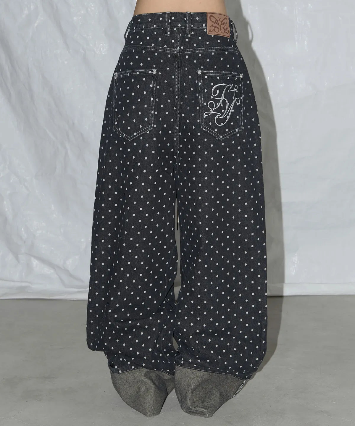 【𝘱𝘳𝘦-𝘰𝘳𝘥𝘦𝘳】FANCY CLUB String Dot Roll-up Pants (BLACK) F25QD890