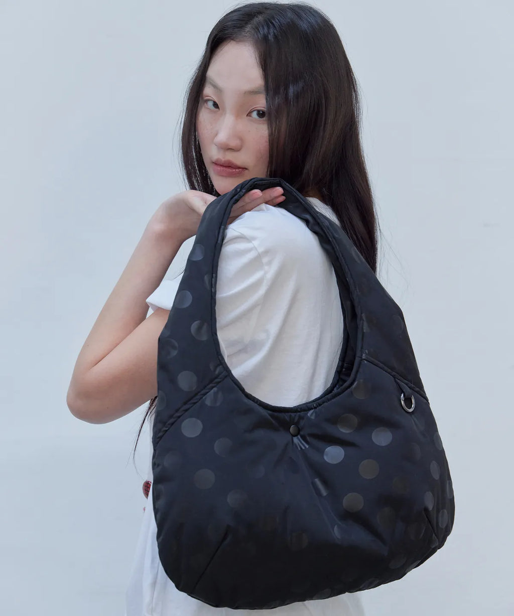 【𝘱𝘳𝘦-𝘰𝘳𝘥𝘦𝘳】HAVEAWHALE dot padding bag (BK)
