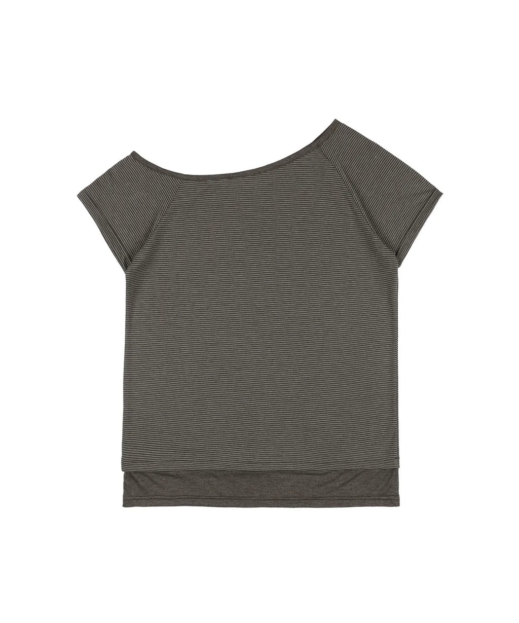 【𝘱𝘳𝘦-𝘰𝘳𝘥𝘦𝘳】FANCY CLUB MYSTIC ONE SHOULDER TEE (BROWN)
