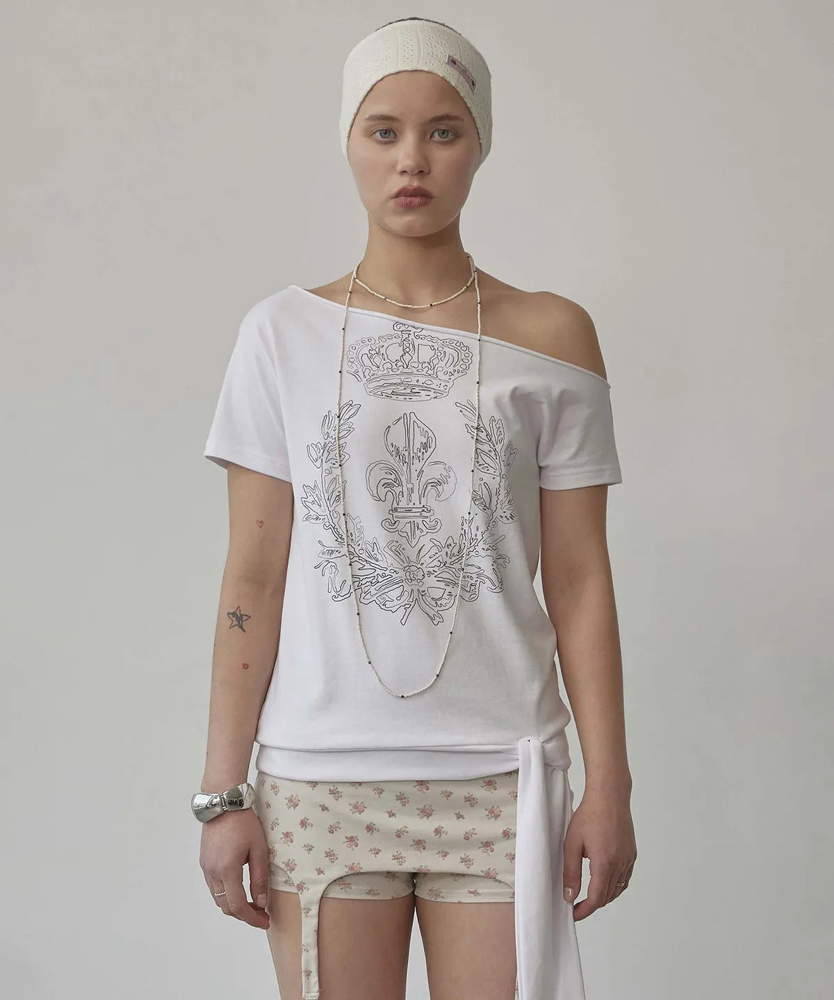 【𝘱𝘳𝘦-𝘰𝘳𝘥𝘦𝘳】SCULPTOR Chateau Shithole Tie Tee White