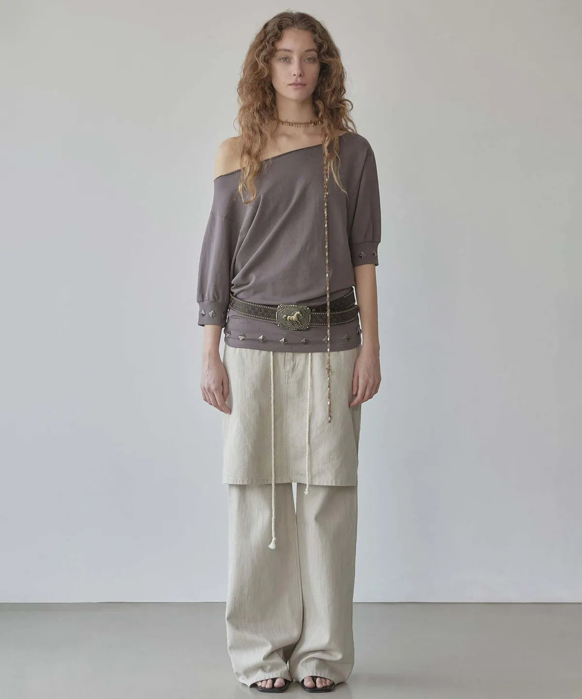 【𝘱𝘳𝘦-𝘰𝘳𝘥𝘦𝘳】SCULPTOR Stud Half Sleeve Sweatshirt Brown