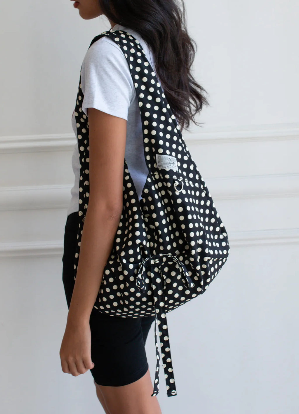 【𝘱𝘳𝘦-𝘰𝘳𝘥𝘦𝘳】YAHN SISI Reversible Bow Canvas Bag - Dot Black
