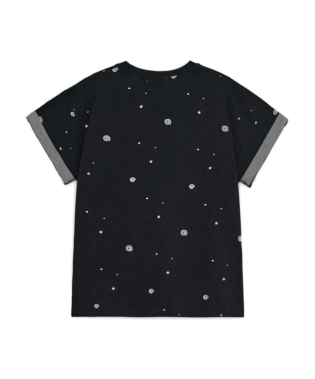 HUGYOURSKIN EMBO ROLL-UP TEE (BLACK)