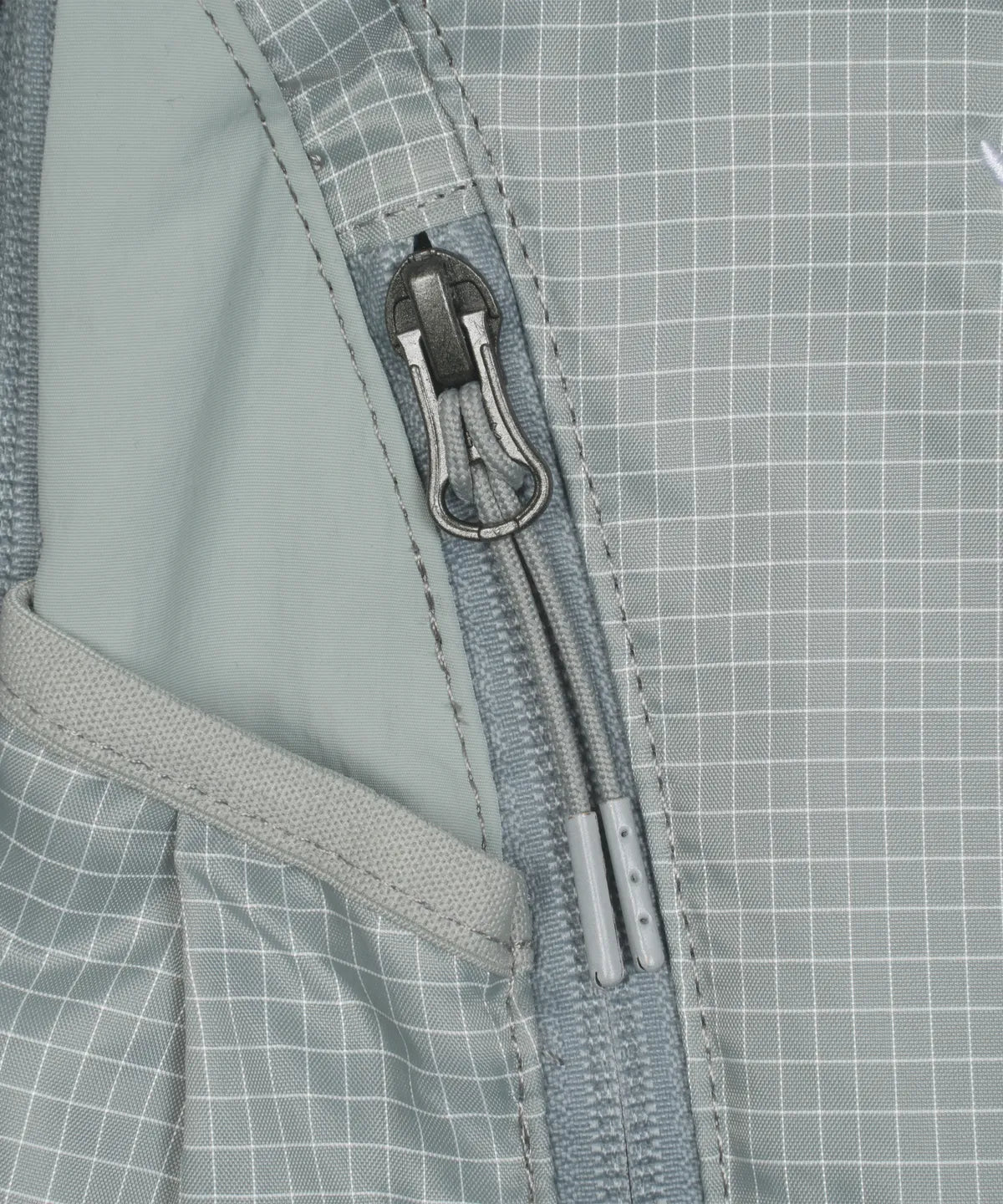 TCM mini logo daypack (grey)