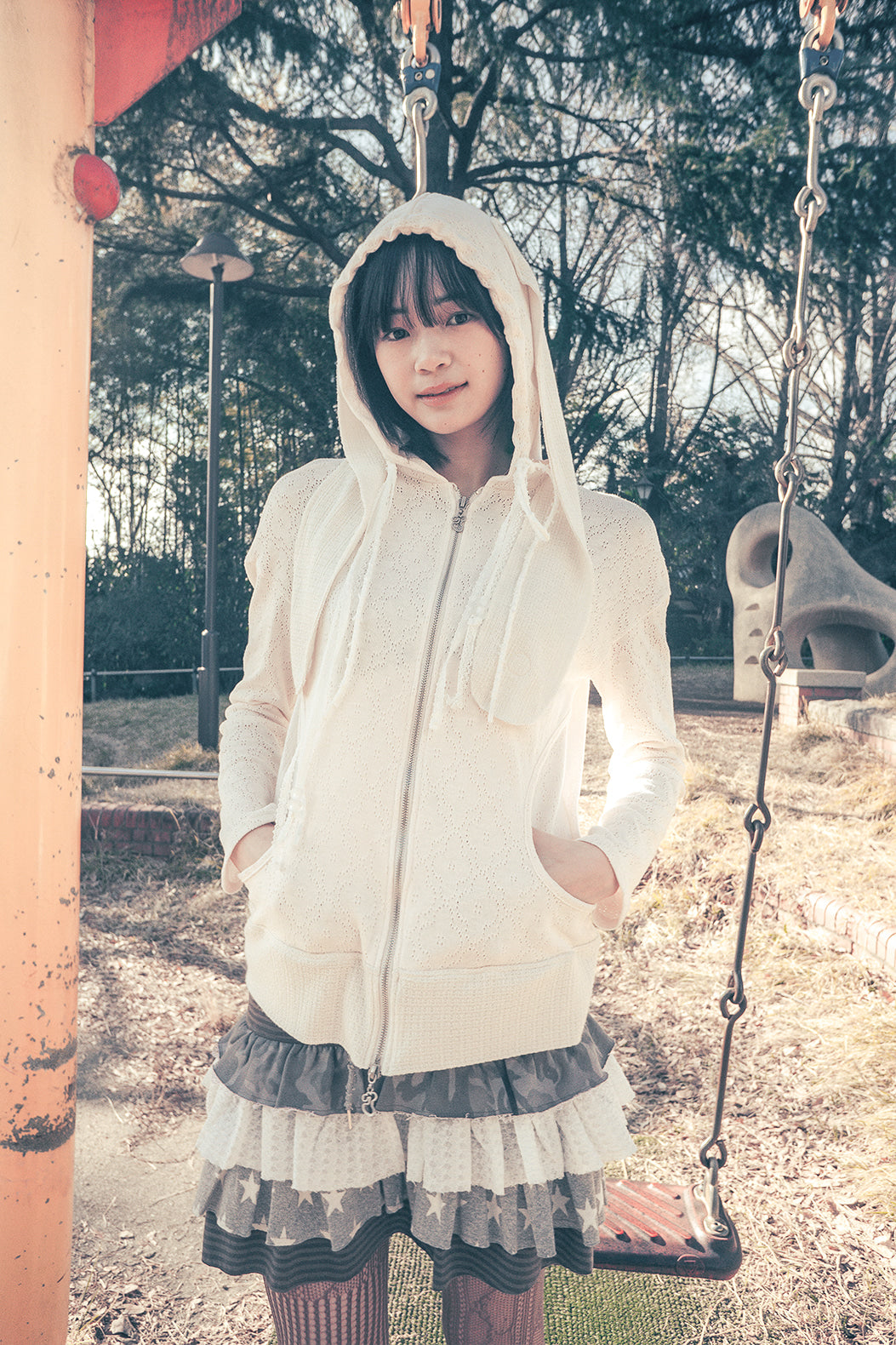 HUGYOURSKIN TOGGING HOODIE (BEIGE)