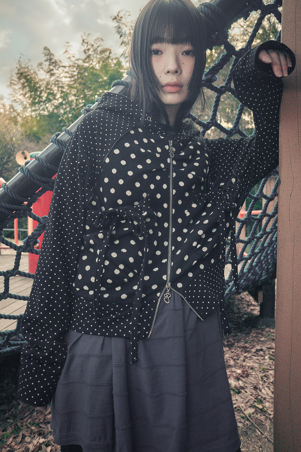 HUGYOURSKIN DOT BIG POCKET HOODIE (BLACK)